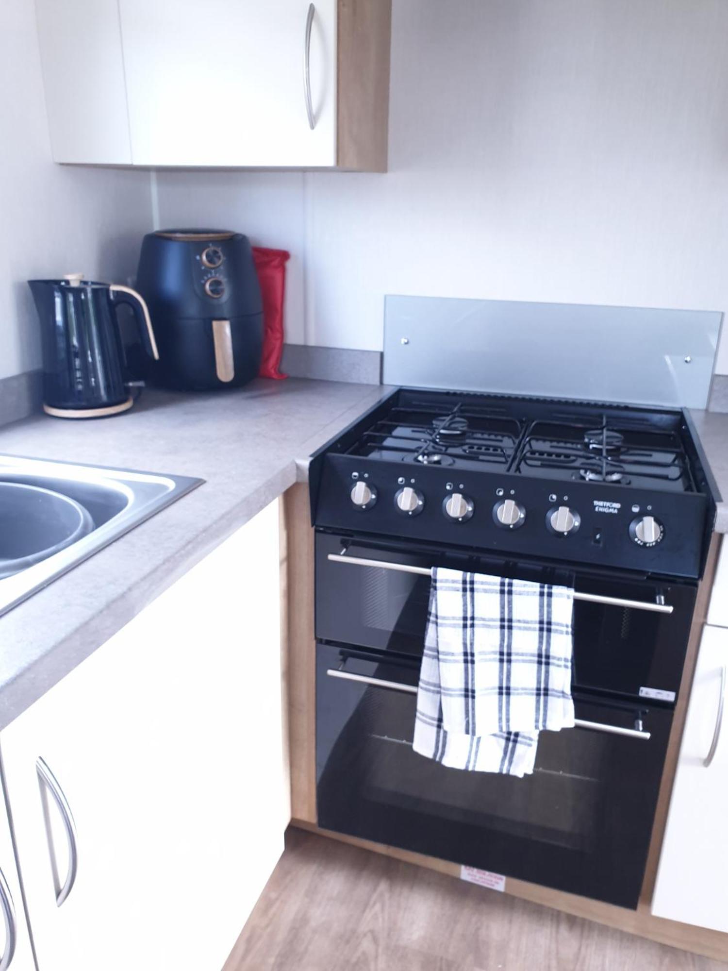 16 Anglers Acre Luxury Hot Tub Break Tattershall Lakes Екстер'єр фото